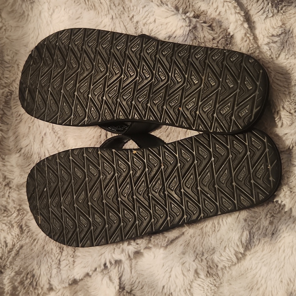 Reef Sandals - Picture 2 of 2